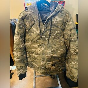 Men’s Camo H-D Jacket NWT